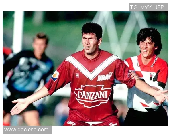 穿越69岁传奇足球明星的辉煌岁月与不朽精神 穿越69岁传奇足球明星的辉煌岁月与不朽精神