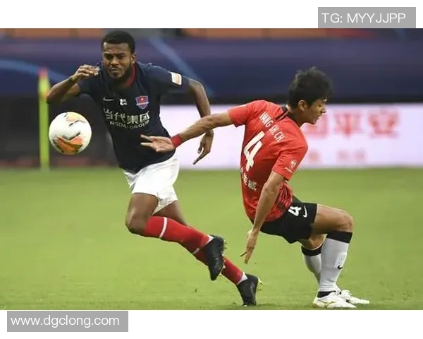 赛后分析:上海足球队与重庆足球队实力对比及比赛亮点回顾