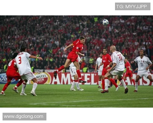 足球明星瞬间定格与精彩瞬间的完美结合让我们一起感受他们的魅力与激情