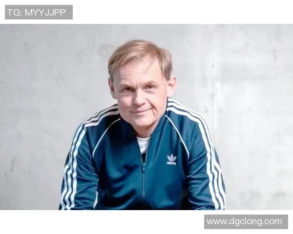 阿迪达斯11号足球明星的辉煌历程与传奇瞬间回顾 阿迪达斯11号足球明星的辉煌历程与传奇瞬间回顾